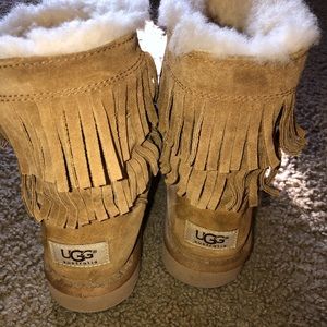 Girl Ugg boot